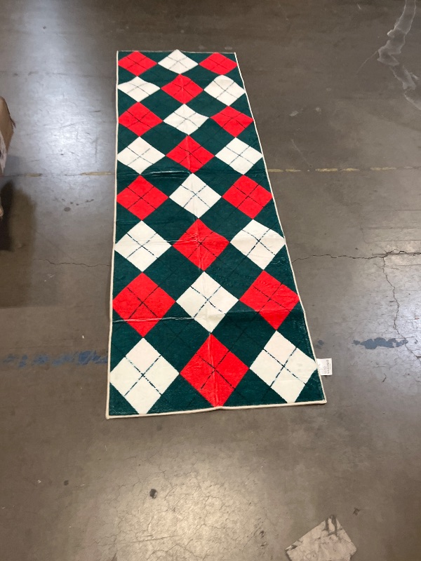 Photo 1 of Diamond Plaid Christmas Red Green Washable Rug