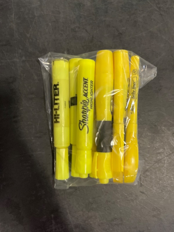 Photo 1 of 9 pack Yellow HighLighters