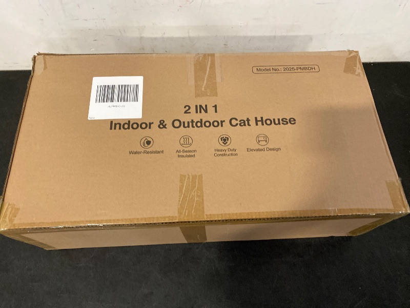 Photo 1 of Tall Classic Box Heated Cat House – Large Green