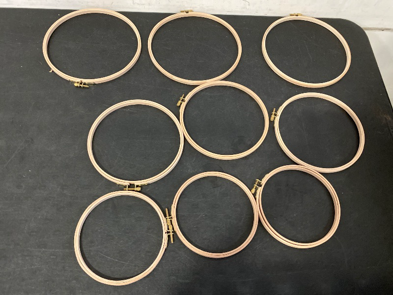 Photo 1 of 10pcs DIY Embroidery Hoop Circle Frame for Cross Stitch Sewing Craft Smooth Fabric Fixing Tool for Beginners and Needlework Decoration