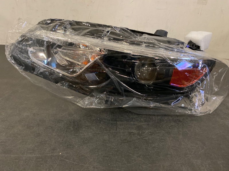 Photo 1 of CHEVROLET MALIBU OEM PASSENGER RIGHT HALOGEN HEADLIGHT 16 17 18