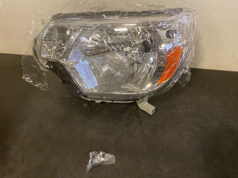 Photo 1 of Headlight Right Replacement for Toyota Tacoma 2012 2013 2014 2015 4.0L V6, for Toyota Tacoma 2012 2013 2014 2015 2.7L l4 Replace# 8111004181 8115004181 TO2502213C TO2503213C