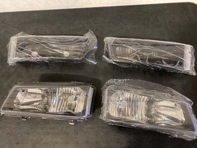 Photo 1 of Headlights Assembly with Bumper Lamps Compatible with 2003-2007 Chevy Avalanche Silverado 1500 2500 HD 3500 Non OE Cladding, Driver and Passenger Side, Black Housing Clear Corner