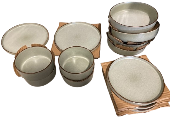 Photo 1 of Dinnerware Sets for 4, 16 Pieces Ceramic Plates and Bowls Set | Scratch Resistant Stoneware Dishes Set, Dishwasher & Microwave Safe, Light Green | Missing one plate