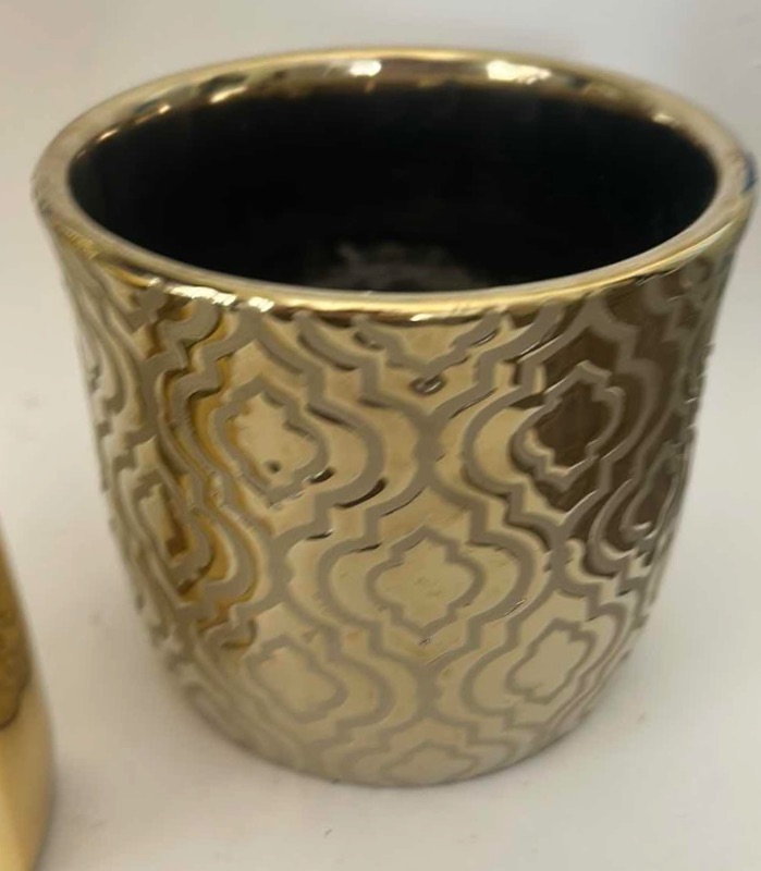 Photo 1 of 3 PC GOLD TONE VASES HOME DECOR (TALLEST 9.5”)