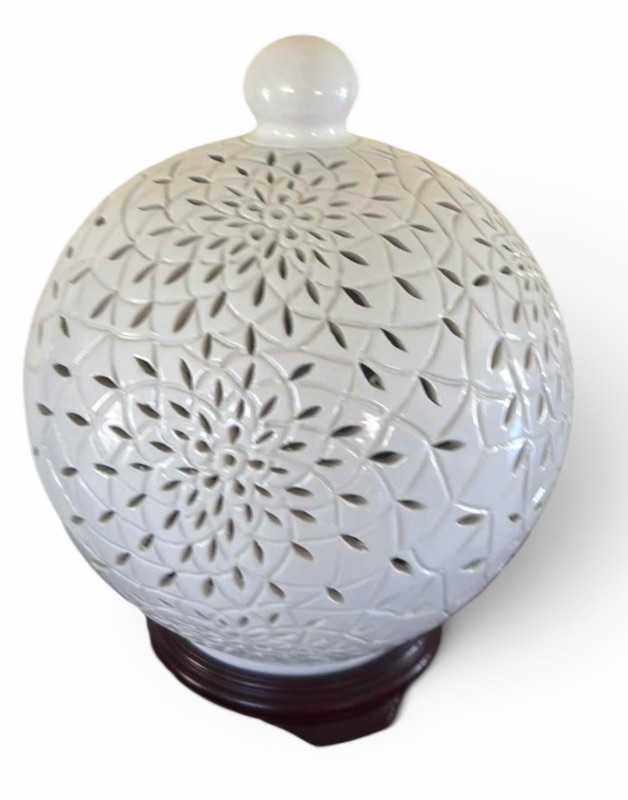 Photo 1 of WHITE CHINESE BLANC DE CHINE RETICULATED PORCELAIN TABLE LAMP FEATURES INTRICATE OPEN-WORK FLORAL CUTOUTS. $100
