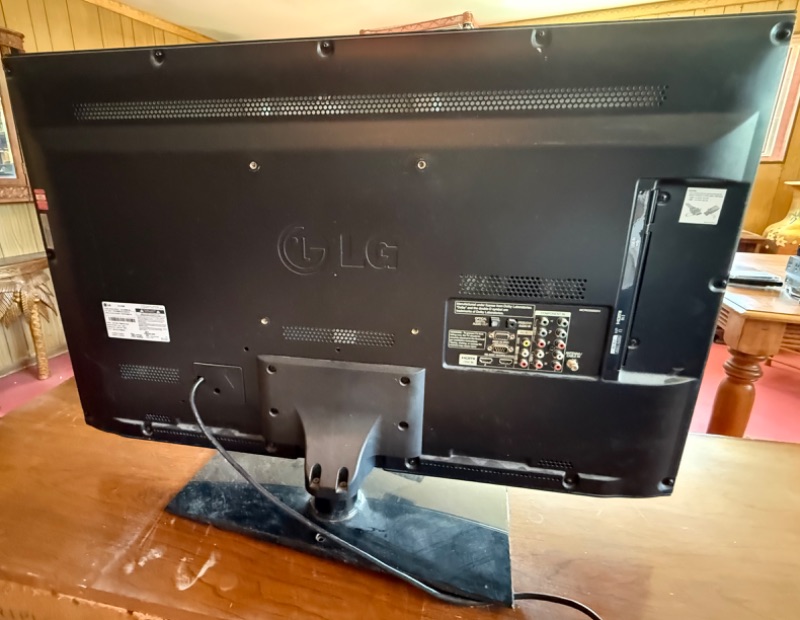 Photo 1 of 37” LG FLATSCREEN TV ON STAND