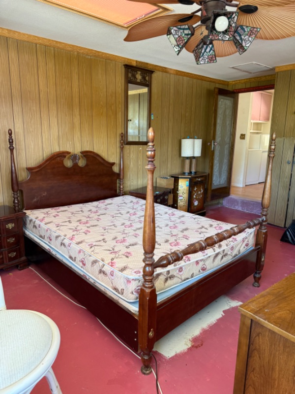 Photo 1 of VINTAGE WOODEN 4 POSTER QUEEN BED W MATTRESS & BOX SPRING
