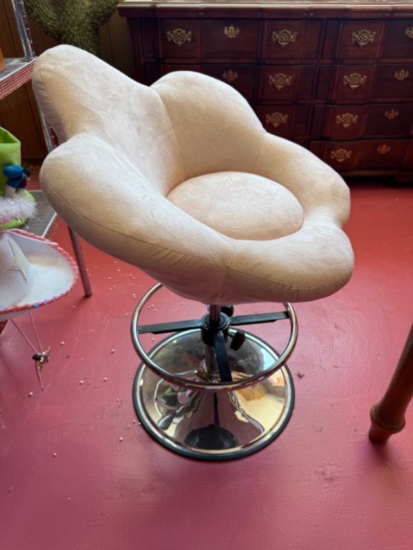 Photo 1 of PLUSH CREAM FABRIC FLOWER SWIVEL CHAIR