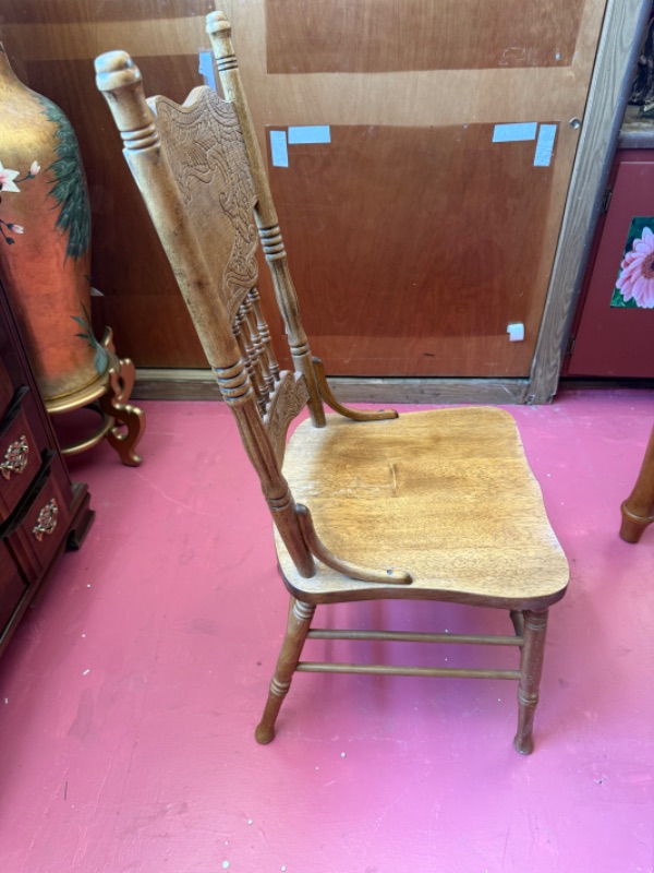 Photo 1 of VINTAGE OAK SPINDLE SIDE CHAIR