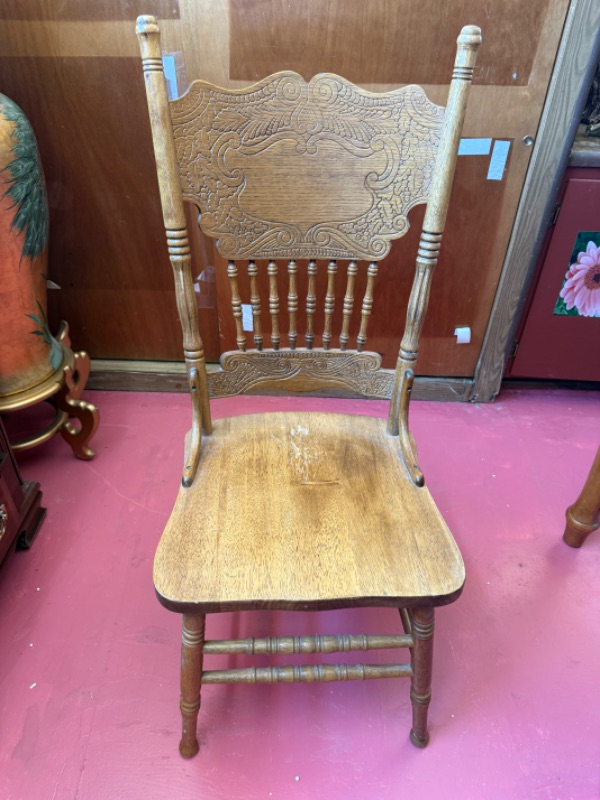Photo 1 of VINTAGE OAK SPINDLE SIDE CHAIR