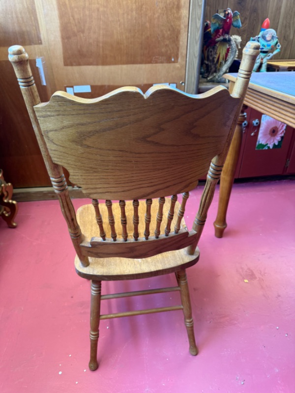 Photo 1 of VINTAGE OAK SPINDLE SIDE CHAIR