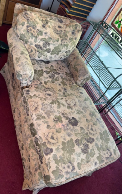 Photo 1 of GREEN LEAF FABRIC CHAISE LOUNGE CHAIR L 5’