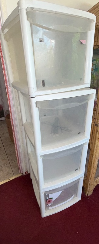 Photo 1 of 4-CLEAR W WHITE PLASTIC STORAGE STACKABLE BINS