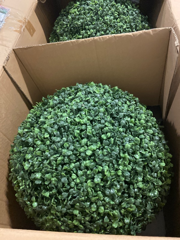 View 4 of GarveeHome 20" Artificial Plant Topiary Ball, Pre-Lit Artificial Topiary