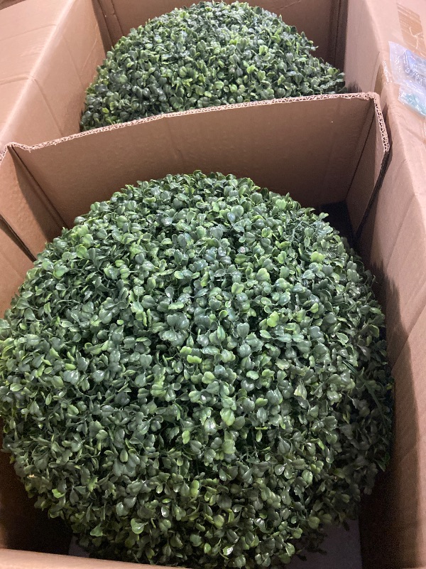 View 4 of GarveeHome 20" Artificial Plant Topiary Ball, Pre-Lit Artificial Topiary