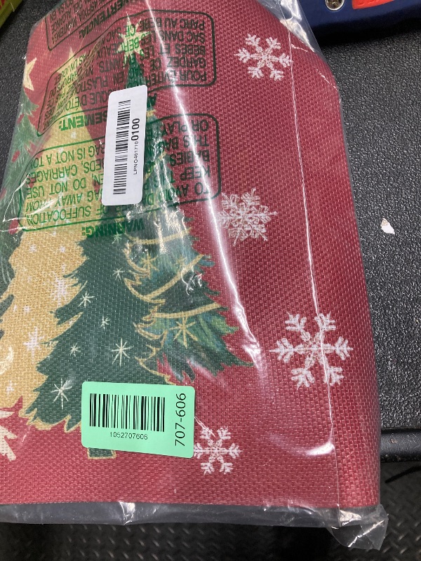 Photo 1 of ***ONLY 2 INCLUDED*2 MISSING*** Mode Red Xmas Trees Vinyl Christmas Placemats Set of 4, 12x18 Inch Washable Plastic Non-Slip Woven Winter Table Mats for Party Kitchen Dining Decor***ONLY 2 INCLUDED*2 MISSING***