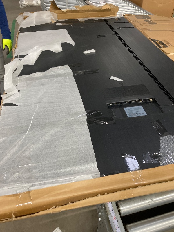 Photo 1 of **no cable, no remote**Samsung 85-Inch Class 4K Crystal UHD DU8000 Series HDR Smart TV w/Object Tracking Sound Lite, Motion Xcelerator 120Hz, Ultra Slim Design, Gaming Hub, Alexa Built-in (UN85DU8000, 2024 Model)