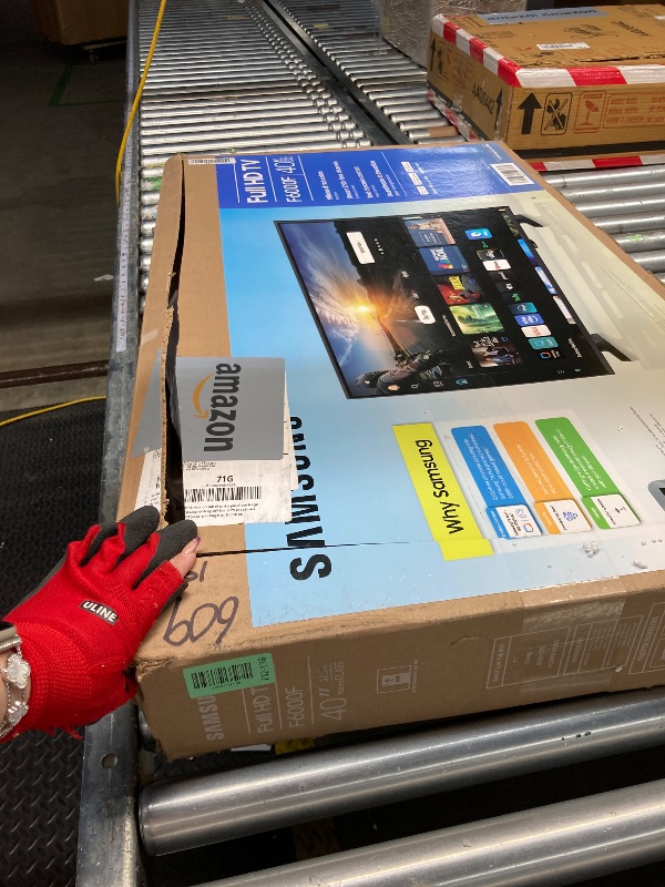 Photo 1 of ****** NO REFUD**** NO RETURN***** SAMSUNG 40-Inch Class Full HD F6000 Smart TV (2025 Model) HDR, Object Tracking Sound Lite, Knox Security, One UI Tizen, Smart TV