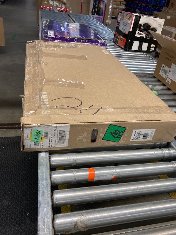 Photo 1 of ****** NO RETURN ****** NO REFUND****** ONLY FOR PARTS******* Samsung 43-Inch Class QLED Q7F Series Samsung Vision AI Smart TV (2025 Model, 43Q7F) Quantum HDR, Object Tracking Sound Lite, Q4 AI Gen1 Processor, 4K upscaling, Gaming Hub, Alexa Built-in