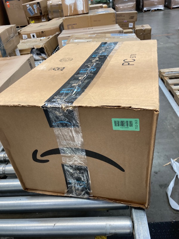 Photo 1 of 1 Gamm Vittles Vault Stackable Dog Food Storage Container with Sealing Lid, Up to 40 lbs Dry Pet Food Storage Container, USA-Made - [20.5"L x 12"W x 16.75"H]