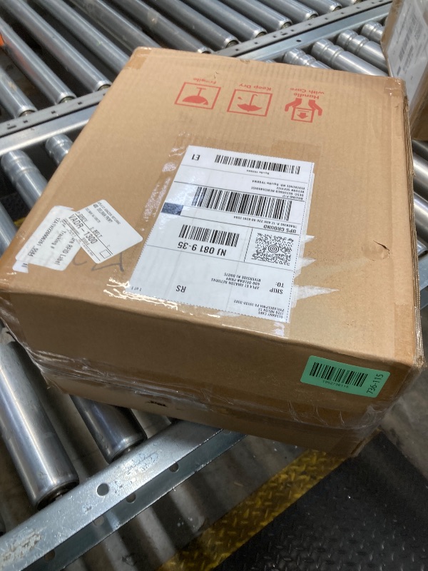 Photo 1 of **PARTS ONLY***Amazon Basics 6 Sheet High Security Micro-Cut Paper and Credit Card Shredder, P-4 Security Level, Easy to Empty, Black