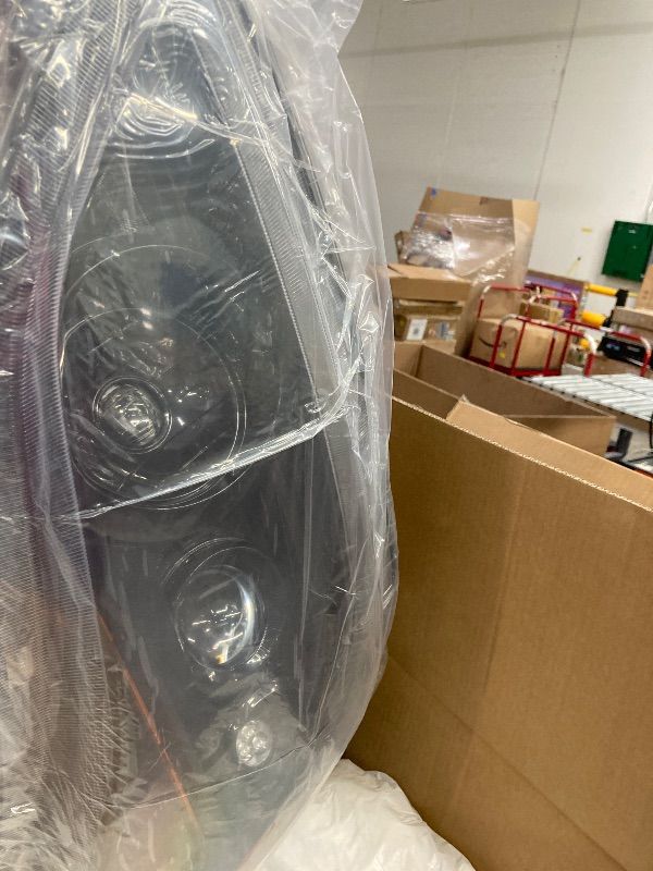 Photo 1 of 1 DNA MOTORING Black Housing Amber Turn Signal Projector Headlights Compatible with Kenworth T680 2022 2023 2024 2025 Next Gen, P546157100L, P546157100R, HL-HAY-084-BK