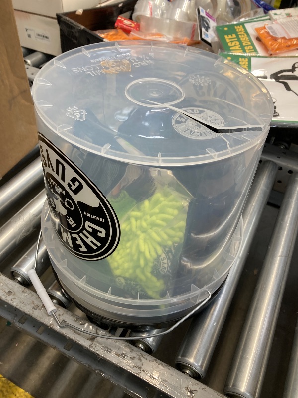 Photo 1 of **broken bucket everything else is fine**Chemical Guys Ultimate Scratch-Free Detailing Car Wash Bucket Kit with Accessories, Car Detailing Kit With Dirt Trap, Wash Mitt, Lid, and 16 oz Soap, Safe For Trucks, SUVs, Motorcycles, RVs