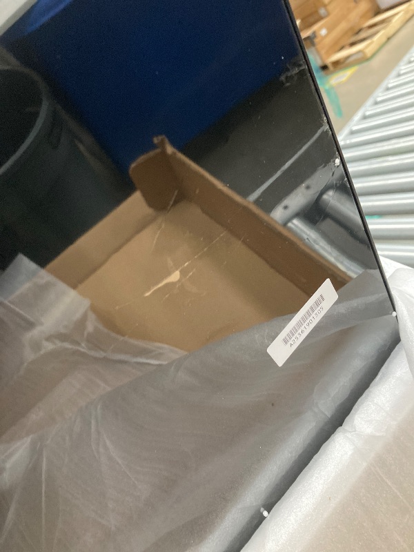 Photo 1 of *Parts Only* *Screen cracked* Samsung 58-Inch Class Crystal UHD U8000F 4K Smart TV (2025 Model) Endless Free Content, Crystal Processor 4K, MetalStream Design, Knox Security, Alexa Built-in