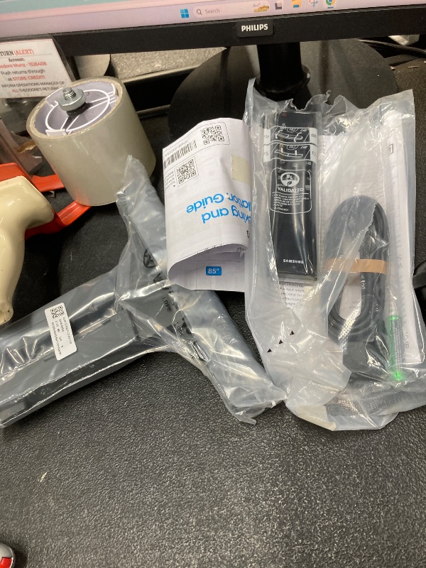 Photo 1 of *Parts Only* *Screen cracked* Samsung 58-Inch Class Crystal UHD U8000F 4K Smart TV (2025 Model) Endless Free Content, Crystal Processor 4K, MetalStream Design, Knox Security, Alexa Built-in