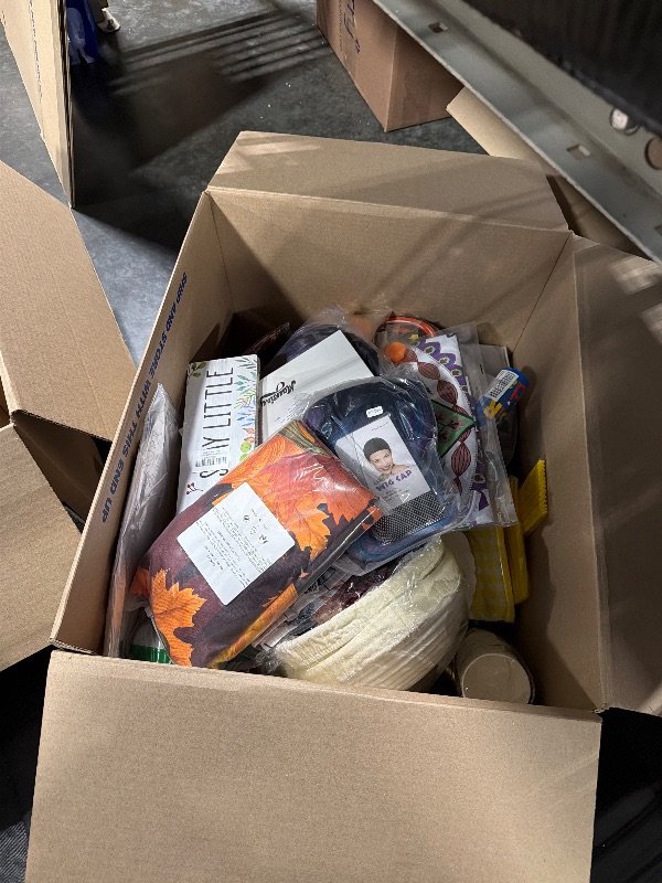 Photo 1 of ***AS IF/ FINL SALE - NO RETURNS***
BUNDLE BOX OF MIXED ITEMS