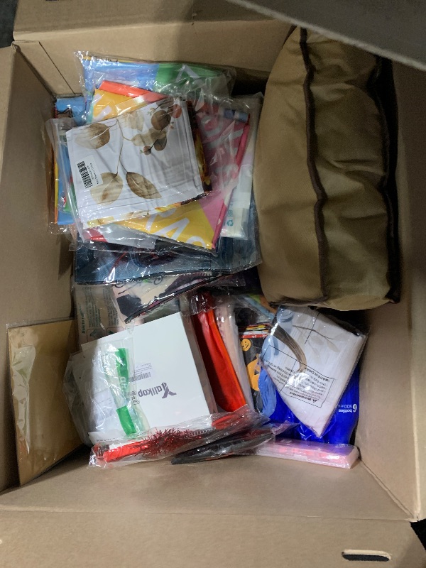 Photo 1 of ***AS IF/ FINL SALE - NO RETURNS***
BUNDLE BOX OF MIXED ITEMS 
