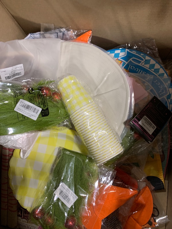 Photo 1 of ***AS IF/ FINL SALE - NO RETURNS***
BUNDLE BOX OF MIXED ITEMS