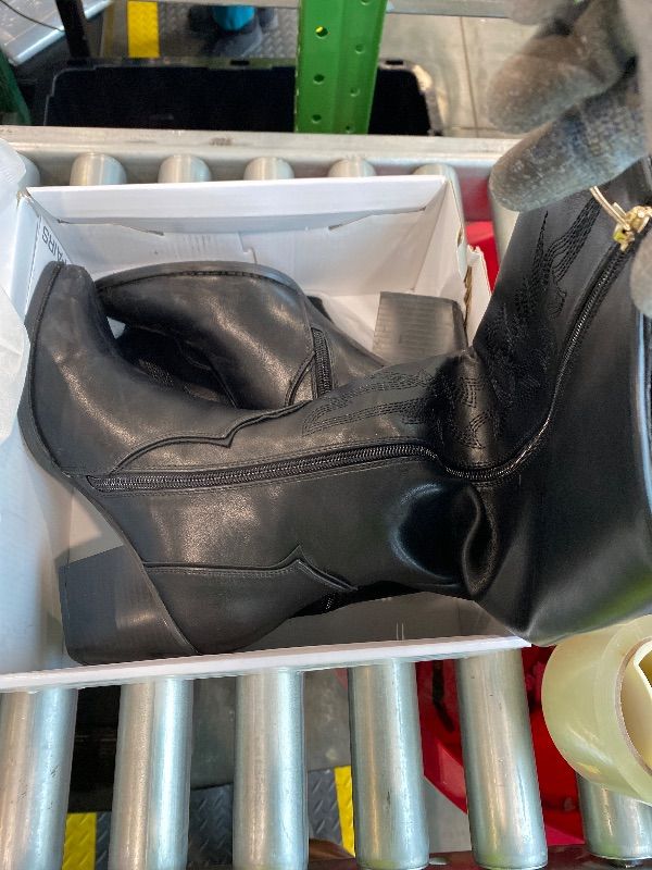 Photo 1 of *MINOR DAMAGE - USED*
DREAM PAIRS Womens Cowboy Boots Wide Calf Comfortable Pull On Zipper Chunky Heel Pointed Toe Embroidered Western Cowgirl Knee High Boots Ladies Retro Tall Boot,Size 8.5,Black/Pu,SDKB224W