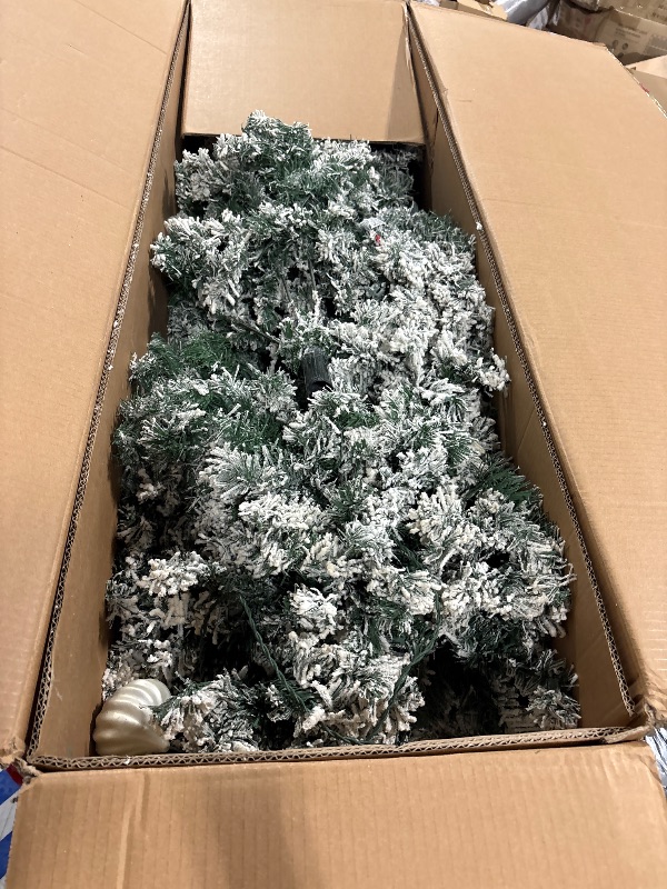 Photo 1 of ***WITH SNOW***
National Tree Company 9 ft Pre-Lit Dunhill Fir Artificial Christmas Tree, 900 LED Lights, 4,029 Tips, PowerConnect, Foot Pedal, 10 Light Functions, Includes Stand, Green