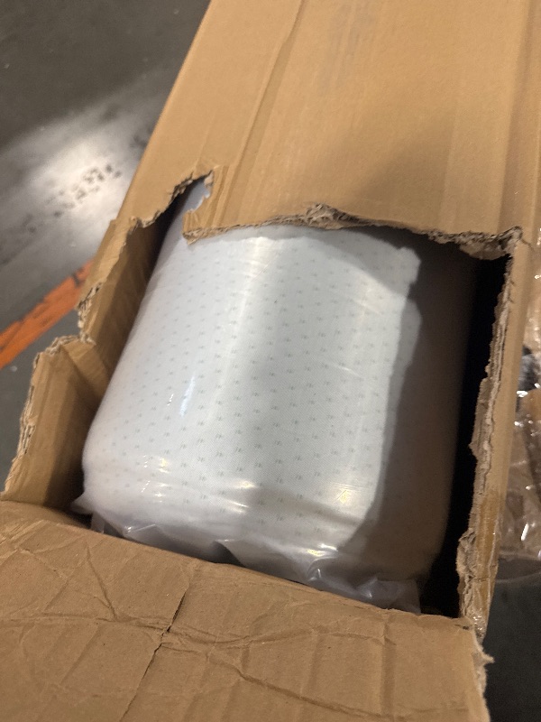 Photo 1 of *****FACTORY SEALED **** NO RETURN***** ZINUS 10 Inch Queen Green Tea Memory Foam Mattress [New Version], Fiberglass Free, Medium Firm Feel, Zoned Pressure Relief, Certified Safe Foams & Fabric, Mattress in A Box