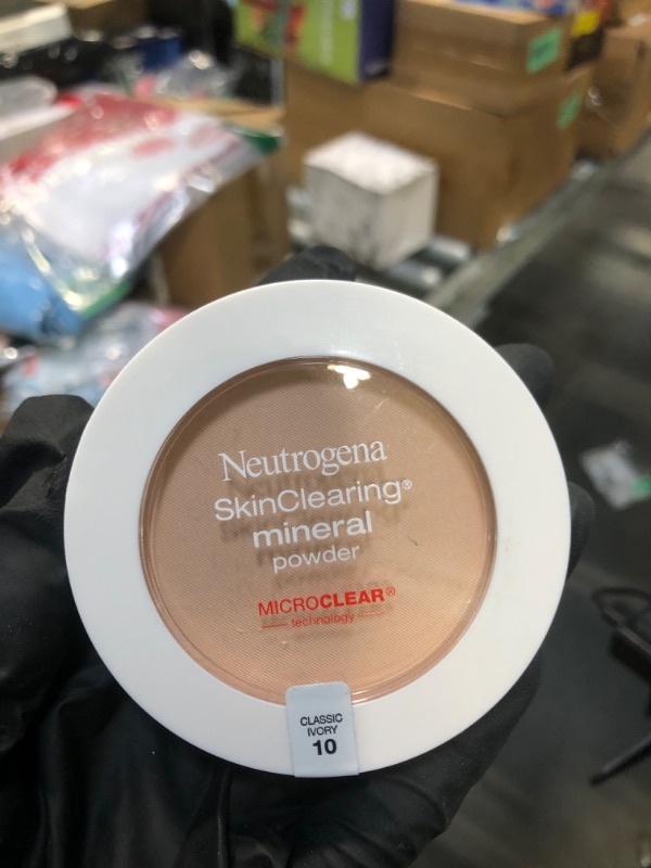 Photo 1 of ** FACTORY SEALED**
Neutrogena SkinClearing Mineral Powder, Classic Ivory 10, 0.38 Ounce (Pack of 2)