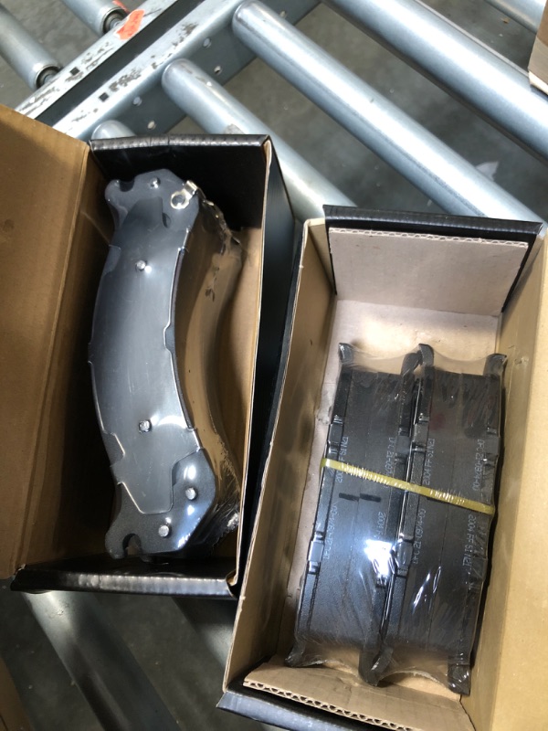 Photo 1 of ** FACTORY SEALED **
R1 Concepts Front Rear Brakes and Rotors Kit |Front Rear Brake Pads| Brake Rotors and Pads| Optimum OEp Brake Pads and Rotors|fits 2003-2017 Chevrolet Express 2500; GMC Savana 2500