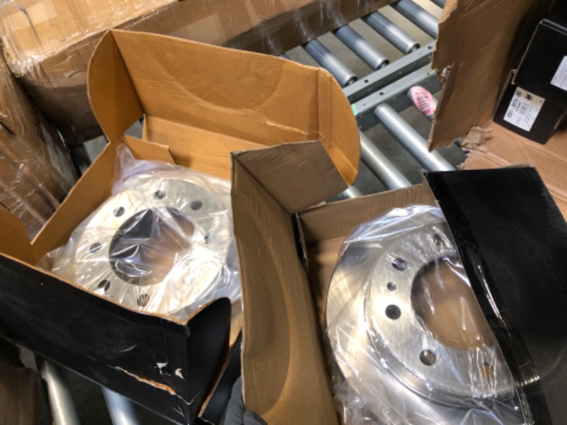 Photo 1 of ** FACTORY SEALED **
R1 Concepts Front Rear Brakes and Rotors Kit |Front Rear Brake Pads| Brake Rotors and Pads| Optimum OEp Brake Pads and Rotors|fits 2003-2017 Chevrolet Express 2500; GMC Savana 2500