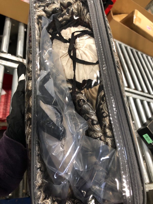 Photo 1 of ** FACTORY SEALED**
Madison Park Quilt Traditional Damask Design All Season, Lightweight Coverlet Bedspread Bedding Set, Matching Shams, Pillows, Full/Queen (90"x90"), Aubrey, Jacquard Paisley Black, 6 Piece