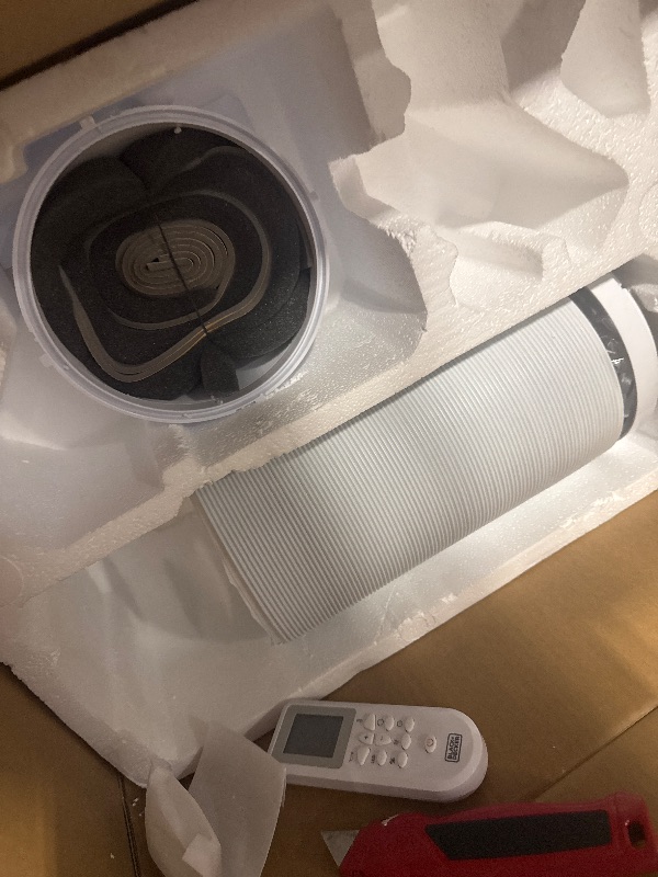 Photo 1 of *********TURNS ON PERFECTLY******* cools quickly****** BLACK+DECKER Portable Air Conditioner, 12,000 BTU (8,000 BTU SACC) for Rooms up to 550 Sq. Ft., Portable AC with Follow Me Remote Control and Window Kit, BPACT12WT, White