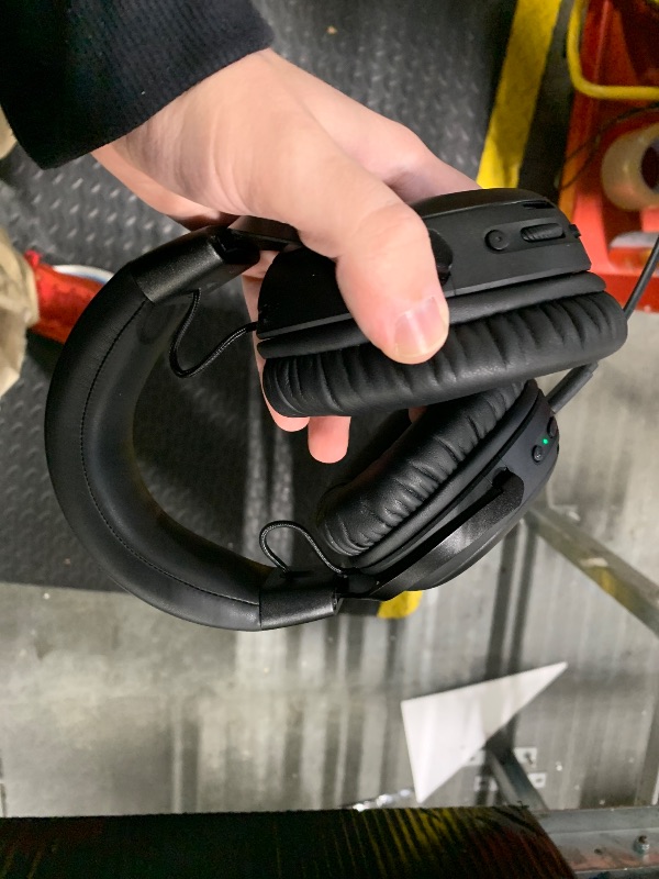 Photo 1 of HyperX Cloud III S – Wireless Gaming Headset for Multi-Platform, 2.4GHz, Bluetooth, Battery Life up to 120 Hours 2.4GHz / 200 Hours Bluetooth, 53mm Angled Drivers, Detachable Mic – Black