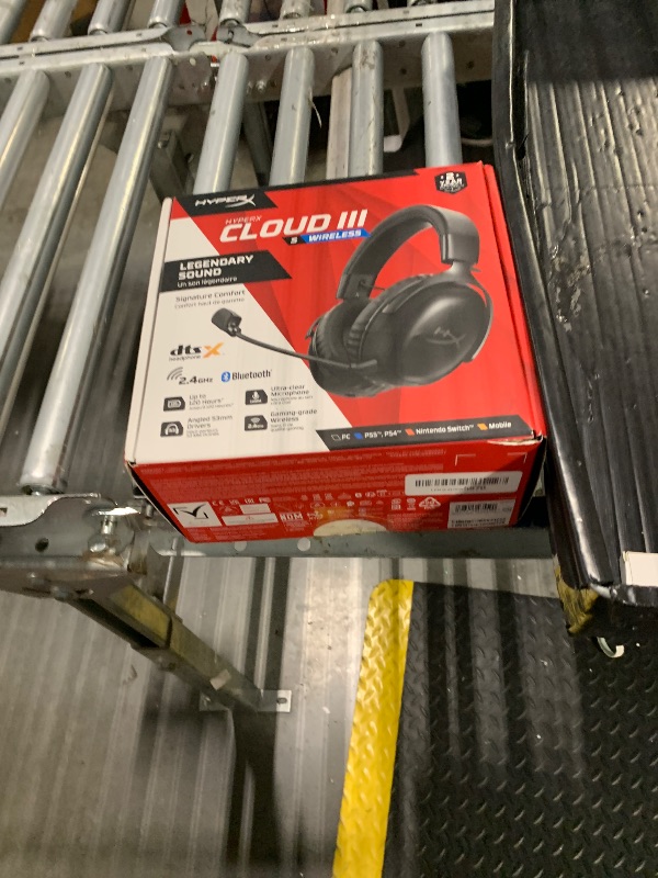 Photo 1 of HyperX Cloud III S – Wireless Gaming Headset for Multi-Platform, 2.4GHz, Bluetooth, Battery Life up to 120 Hours 2.4GHz / 200 Hours Bluetooth, 53mm Angled Drivers, Detachable Mic – Black