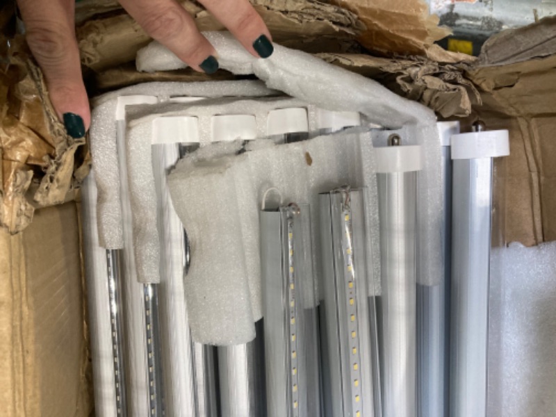Photo 1 of ****2 ARE DAMAGED, PLEASE SEE PICTURE FOR REFERENCE****LUMINOSUM 8ft T8 LED Bulbs 40W 80W Equivalent, 5000K Daylight 4000LM, FA8 Single Pin Tube Light, Dual-End Power Ballast Bypass, T8 T10 T12 Fluorescent Replacement, Clear Cover, ETL Certified, 20-Pack