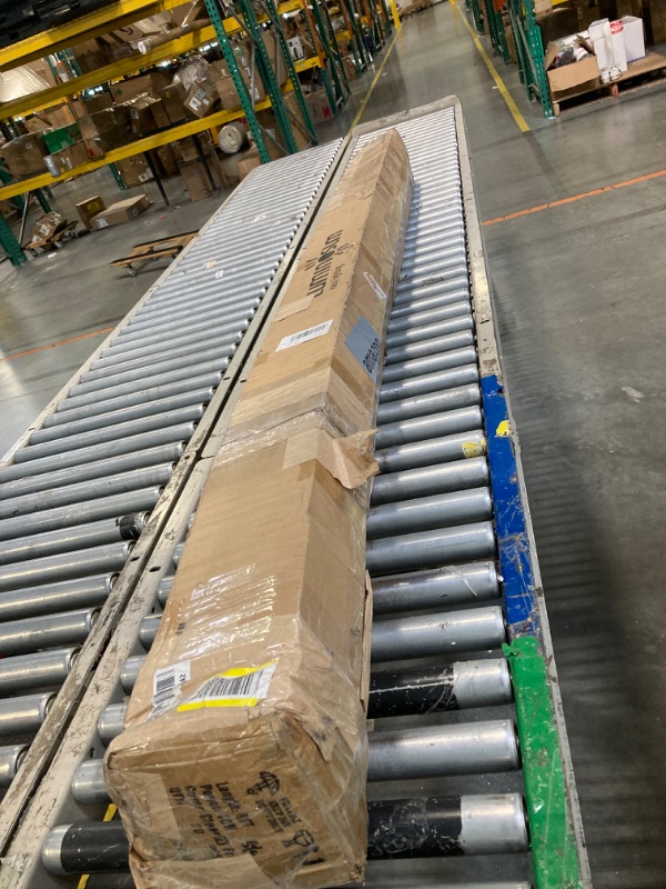 Photo 1 of ****2 ARE DAMAGED, PLEASE SEE PICTURE FOR REFERENCE****LUMINOSUM 8ft T8 LED Bulbs 40W 80W Equivalent, 5000K Daylight 4000LM, FA8 Single Pin Tube Light, Dual-End Power Ballast Bypass, T8 T10 T12 Fluorescent Replacement, Clear Cover, ETL Certified, 20-Pack