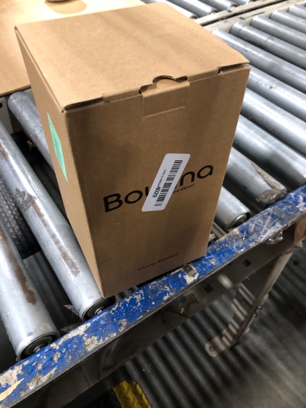 Photo 1 of BOURINA Beige Throw Blanket 50x60 Inches Throw Textured Solid Soft Sofa Couch Decorative Knit Blanket