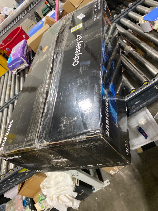 Photo 1 of Samsung 40” Odyssey G7 (G75F) WUHD Resolution, 180Hz, Curved Gaming Monitor, 1ms Response Time (GtG), VESA DisplayHDR™ 600, AMD FreeSync™ Premium Pro, LS40FG75DENXZA, 2025