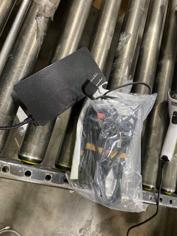 Photo 1 of Samsung 40” Odyssey G7 (G75F) WUHD Resolution, 180Hz, Curved Gaming Monitor, 1ms Response Time (GtG), VESA DisplayHDR™ 600, AMD FreeSync™ Premium Pro, LS40FG75DENXZA, 2025