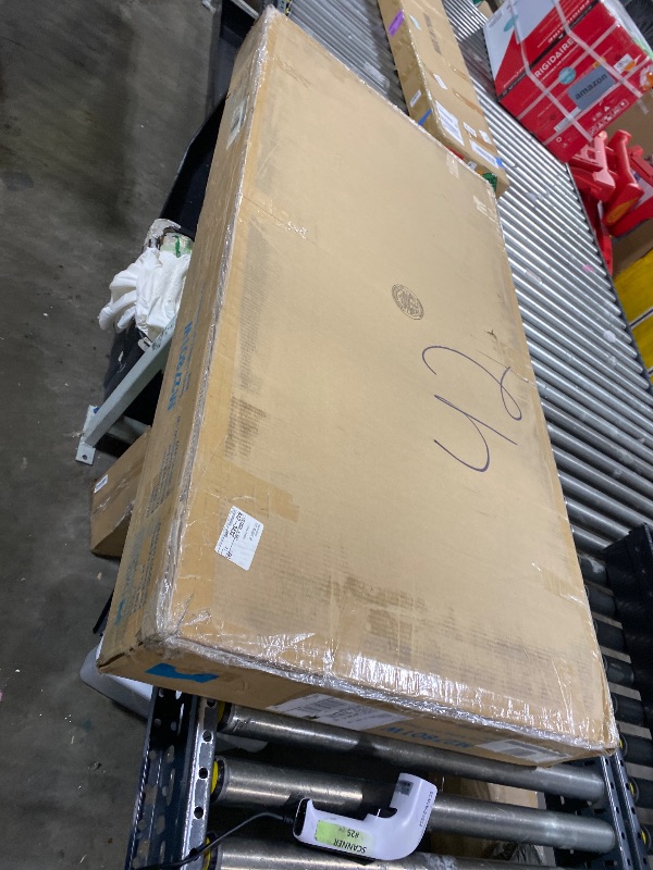 Photo 1 of Davinci Sammy Scallop 4-in-1 Convertible Crib in White, GREENGUARD Gold Certified