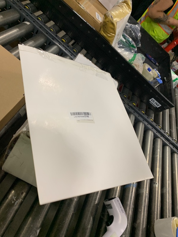 Photo 1 of 100Pcs Palm Leaves Artificial Tropical Monstera Plant Fake Leaves Safari Birthday Decorations,Jungle Theme Party Supplies,Faux Green Leaf for Hawaiian Luau Tiki Aloha Beach BBQ Table Decoration 3 Size